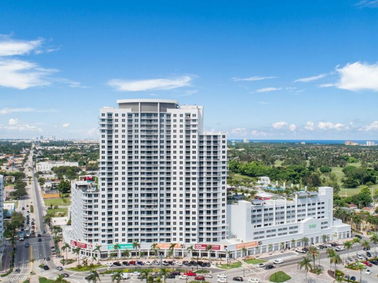 Circ Residences apartments in Hollywood, FL – photo 31