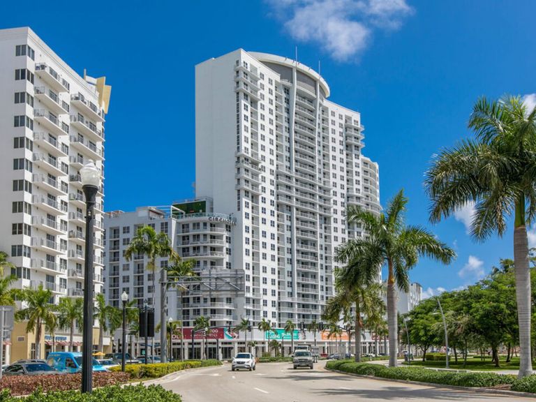 Circ Residences apartments in Hollywood, FL – photo 34