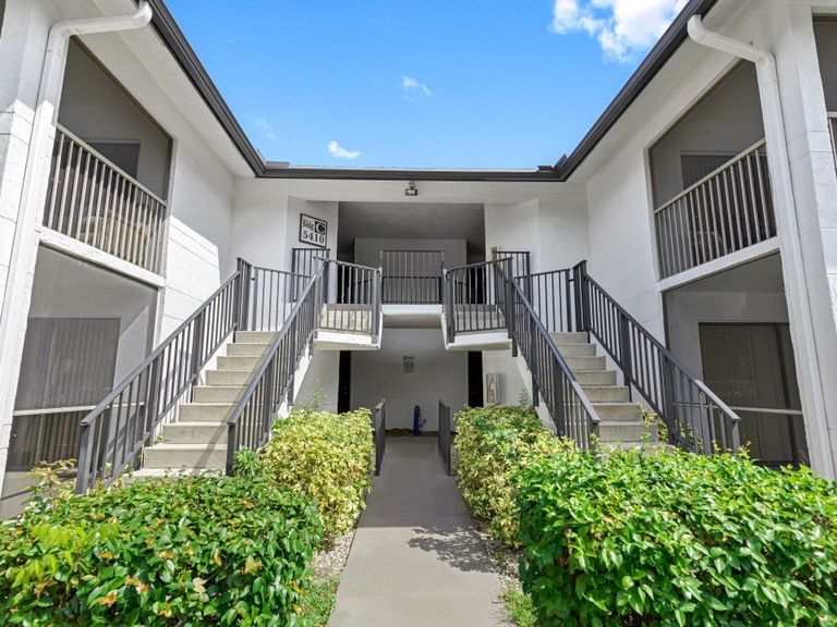 Circle Sunrise apartments in Sunrise, FL – photo 15