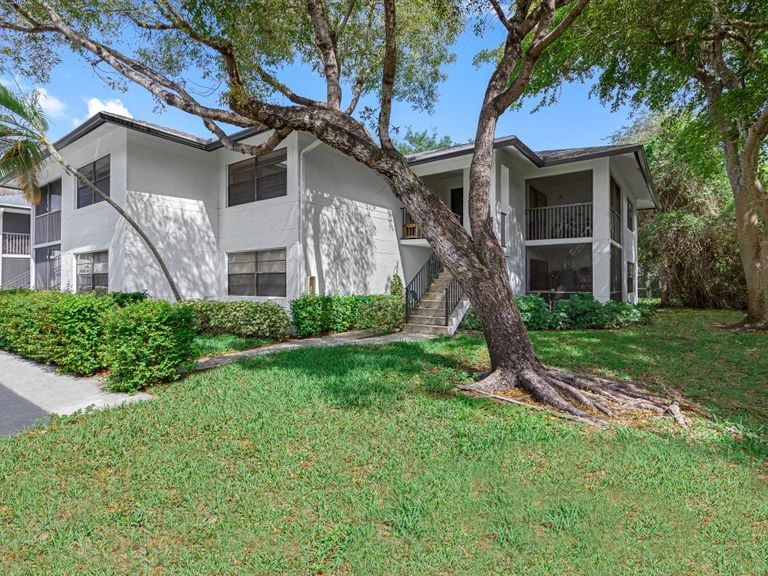 Circle Sunrise apartments in Sunrise, FL – photo 16