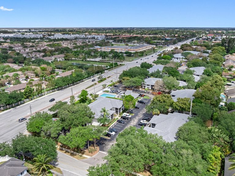 Circle Sunrise apartments in Sunrise, FL – photo 21
