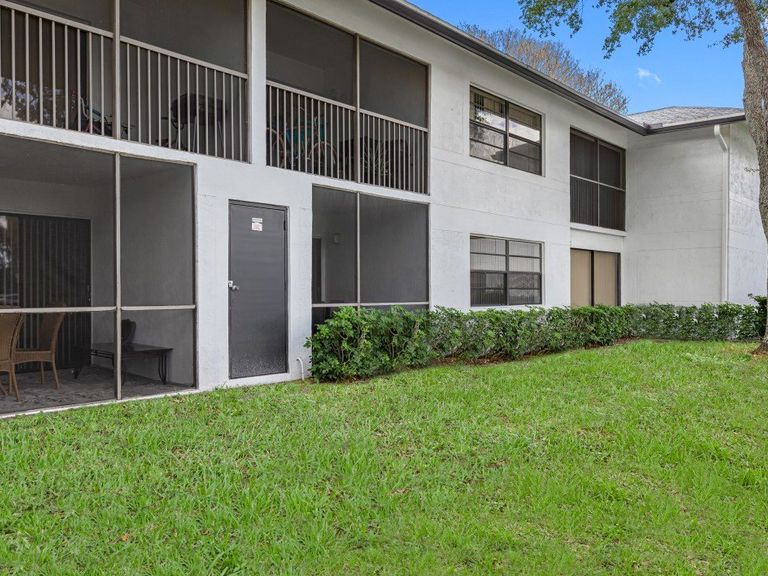 Circle Sunrise apartments in Sunrise, FL – photo 25