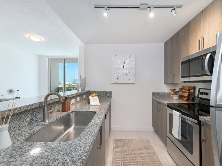 Columbus on Fifth apartments in Miami, FL – photo 9