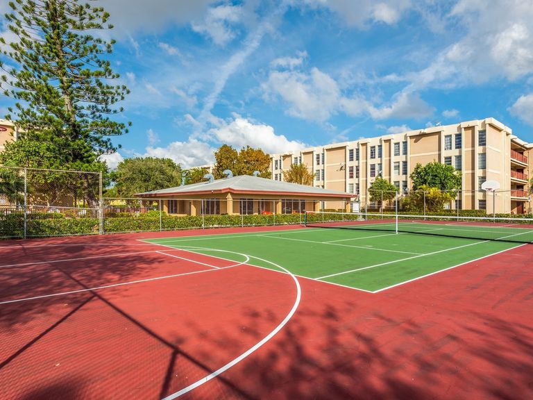 Coral Haven Apartments apartments in Miami, FL – photo 7