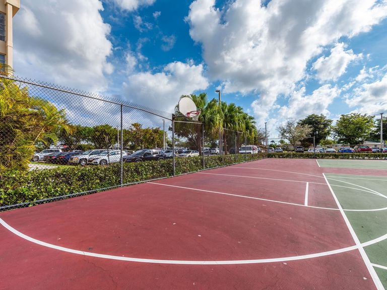 Coral Haven Apartments apartments in Miami, FL – photo 8