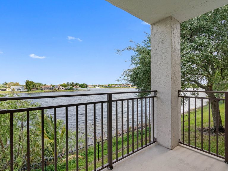 Cortland Harbour Cove apartments in Pembroke Pines, FL – photo 21