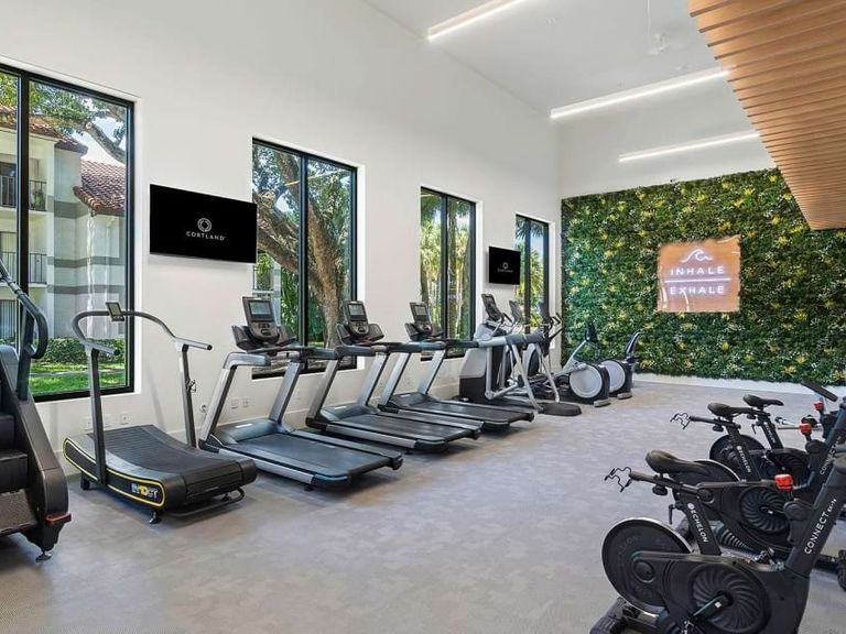 Cortland Kings Meadow apartments in Miami, FL – photo 11