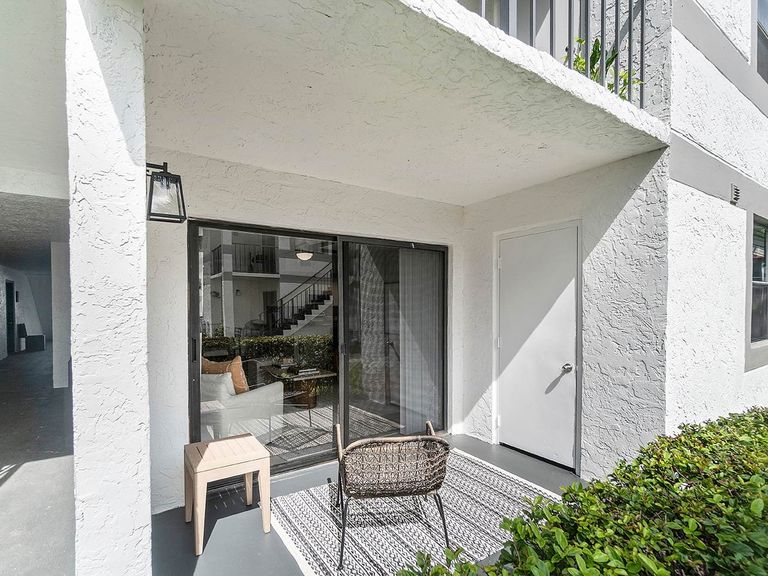 Cortland Kings Meadow apartments in Miami, FL – photo 15