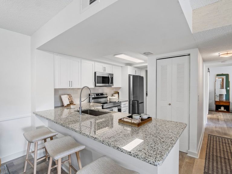 Cortland Kings Meadow apartments in Miami, FL – photo 16
