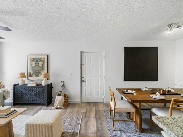 Cortland Kings Meadow apartments in Miami, FL – photo 18
