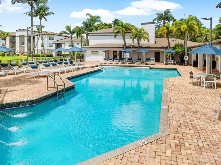 Cortland Pembroke Pines apartments in Pembroke Pines, FL – photo 6