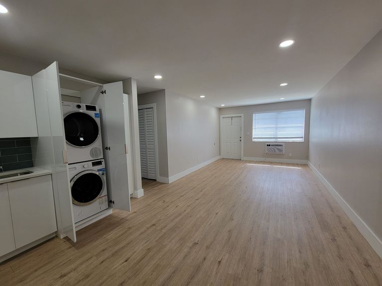 Cottage Cove apartments in Miami, FL – photo 19