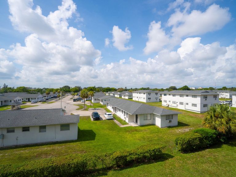 Cottage Cove apartments in Miami, FL – photo 21