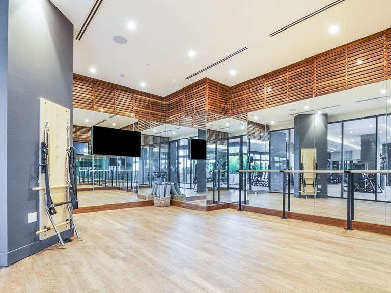 Crest at Pinecrest apartments in Miami, FL – photo 12