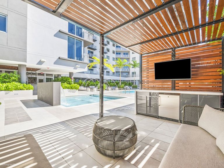 Crest at Pinecrest apartments in Miami, FL – photo 15