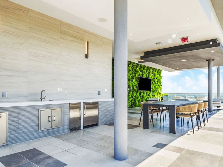 Crest at Pinecrest apartments in Miami, FL – photo 18