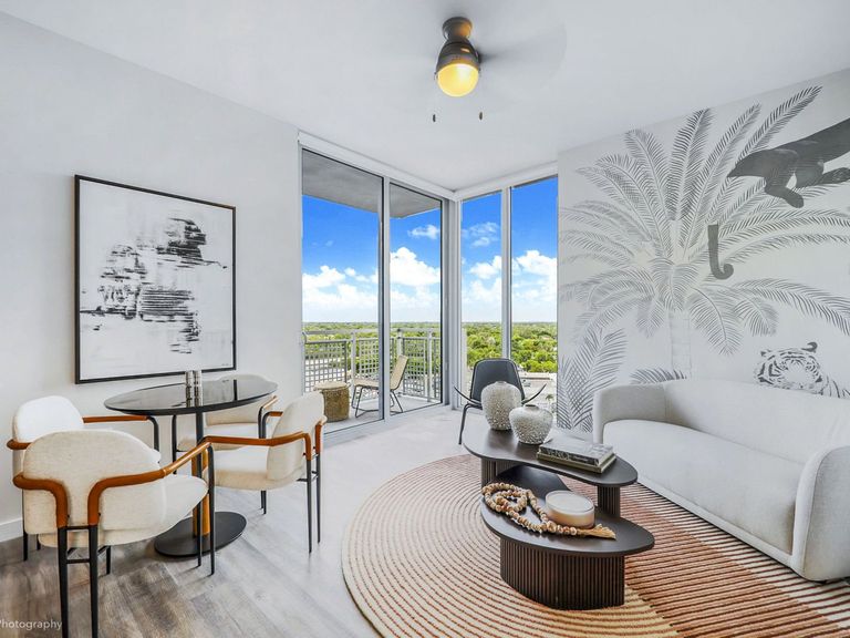 Crest at Pinecrest apartments in Miami, FL – photo 25