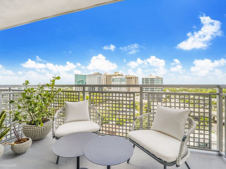 Crest at Pinecrest apartments in Miami, FL – photo 27