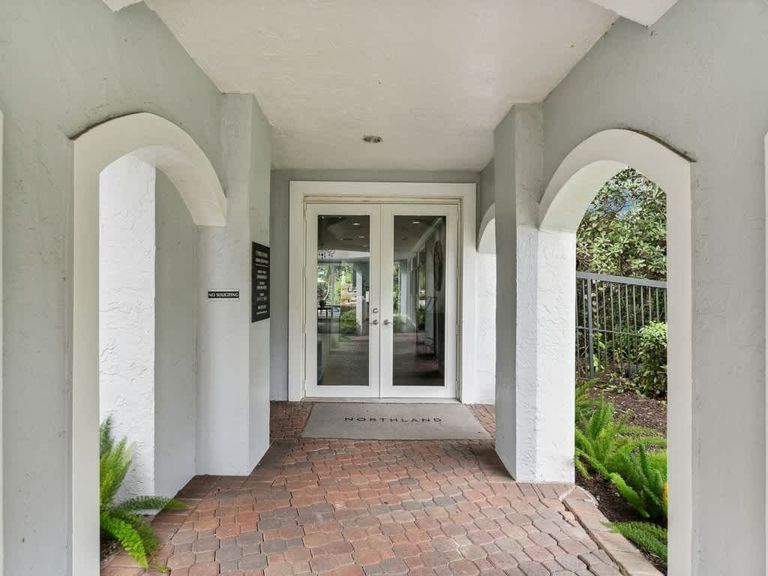Cypress Shores apartments in Coconut Creek, FL – photo 11