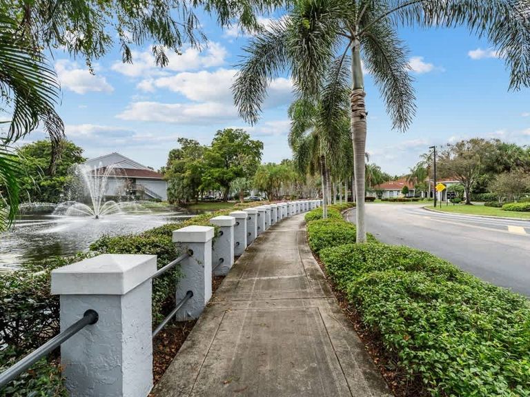 Cypress Shores apartments in Coconut Creek, FL – photo 12