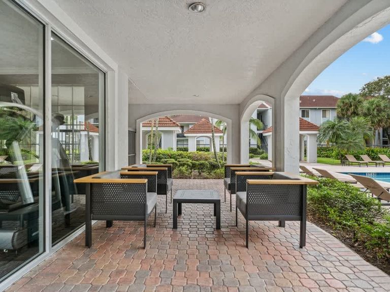 Cypress Shores apartments in Coconut Creek, FL – photo 18