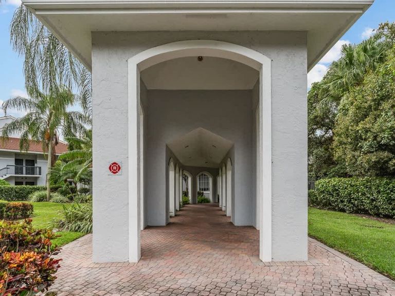 Cypress Shores apartments in Coconut Creek, FL – photo 19