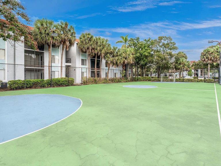 Cypress Shores apartments in Coconut Creek, FL – photo 27