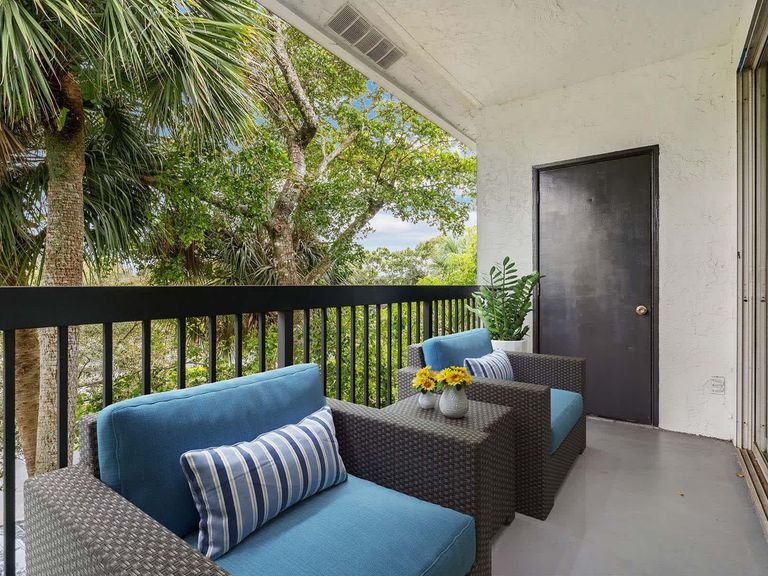 Cypress Shores apartments in Coconut Creek, FL – photo 8