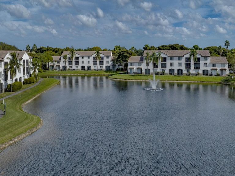Doral West apartments in Doral, FL – photo 25