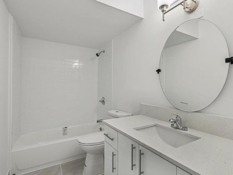 El Jardin Apartments apartments in Hollywood, FL – photo 23