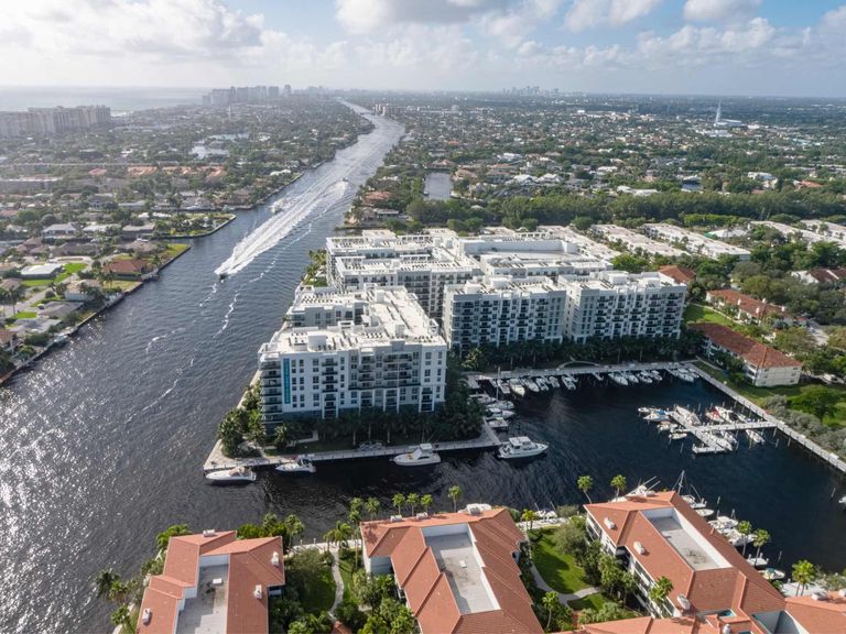 Emera Port Royale apartments in Fort Lauderdale, FL – photo 32