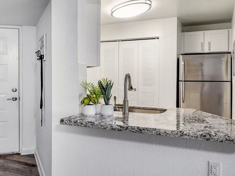Emerald Palms apartments in Miami, FL – photo 14
