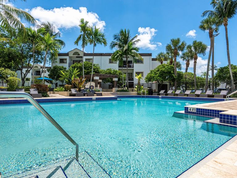 Emerald Palms apartments in Miami, FL – photo 26