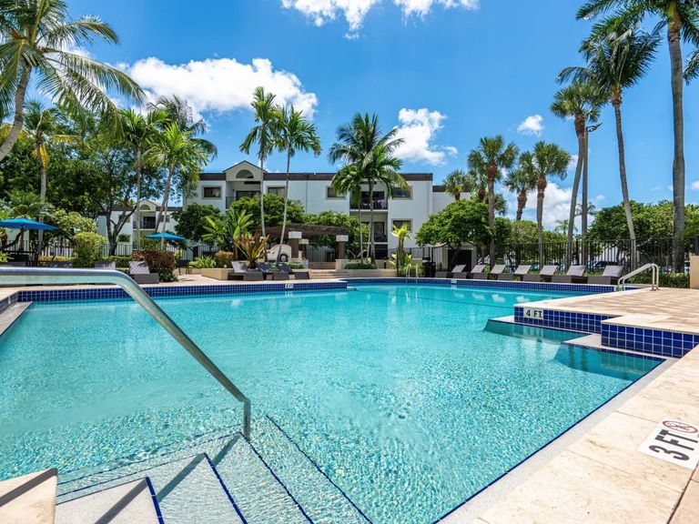 Emerald Palms apartments in Miami, FL – photo 32