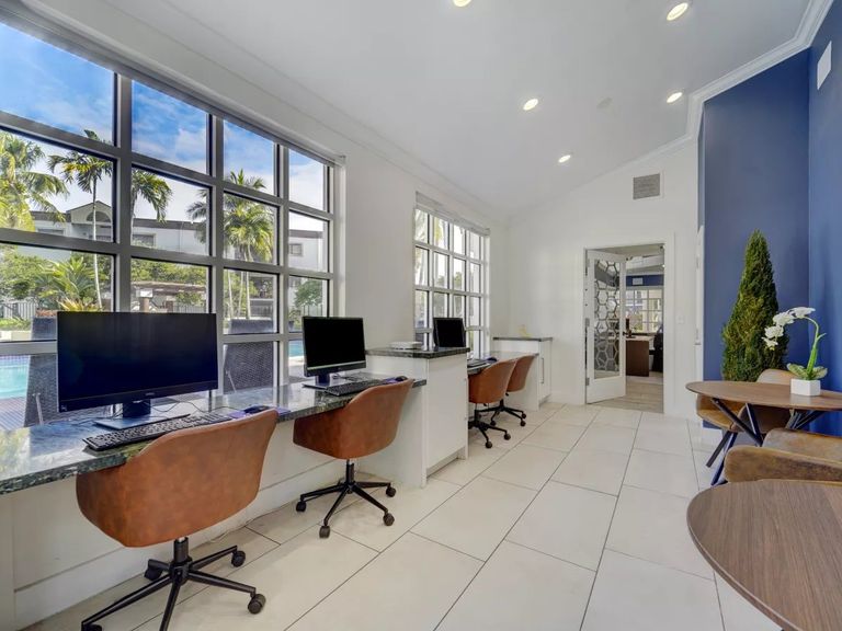 Emerald Palms apartments in Miami, FL – photo 34