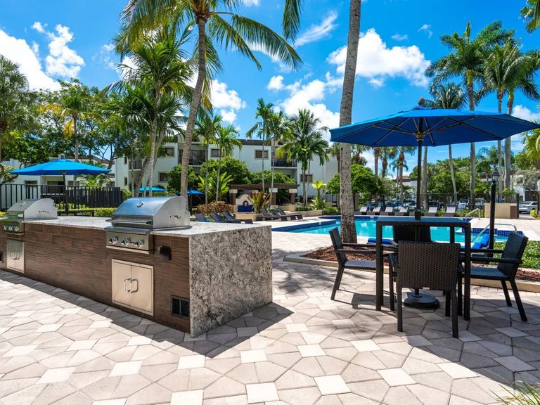 Emerald Palms apartments in Miami, FL – photo 37
