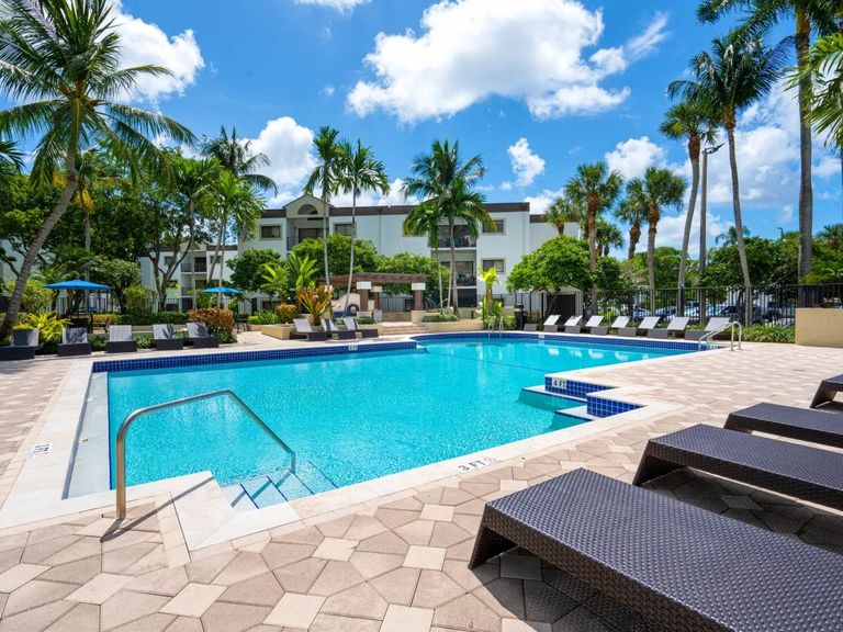 Emerald Palms apartments in Miami, FL – photo 38