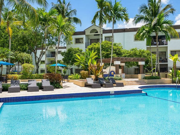Emerald Palms apartments in Miami, FL – photo 40