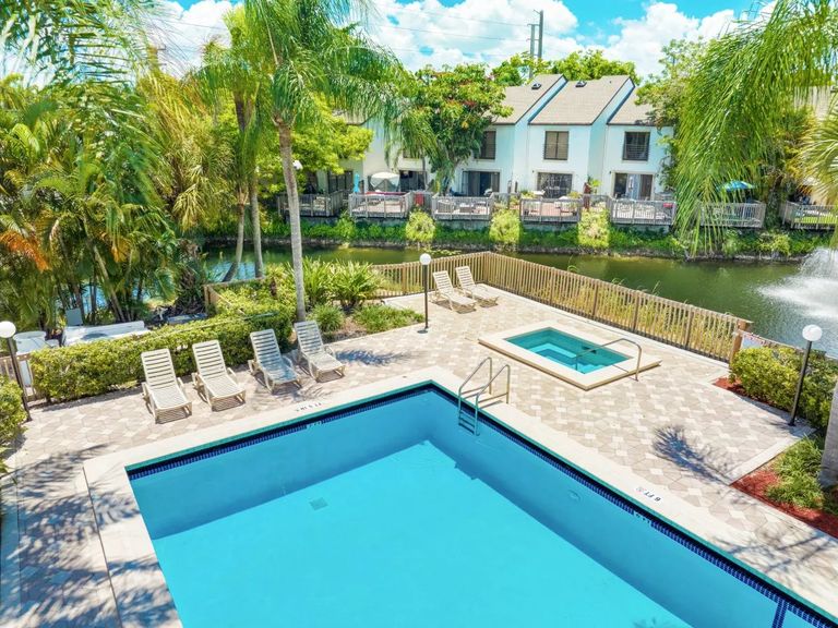 Emerald Palms apartments in Miami, FL – photo 41