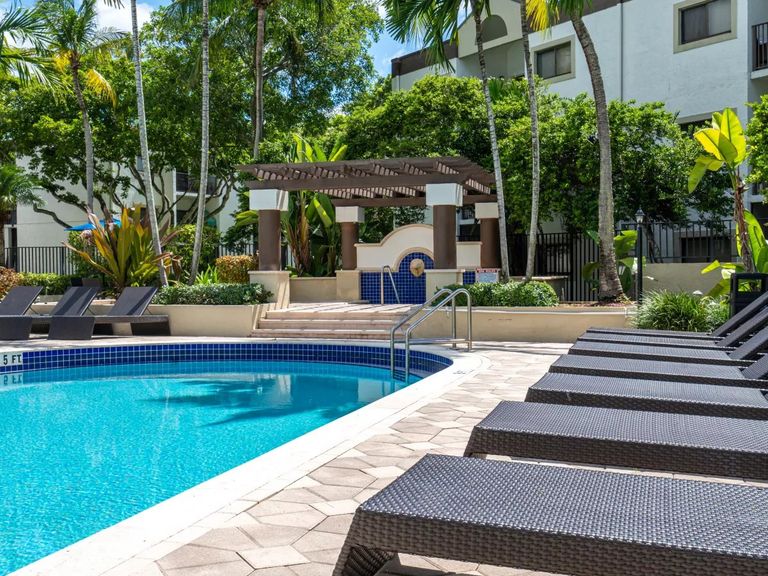 Emerald Palms apartments in Miami, FL – photo 42