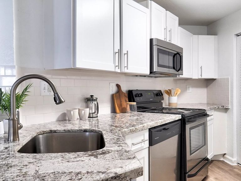 Emerald Palms apartments in Miami, FL – photo 9