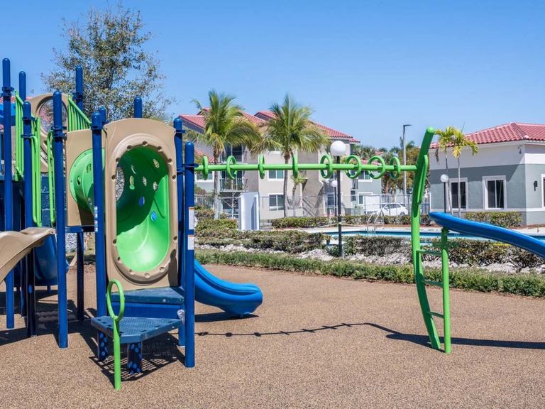 Ernie Martin Villas apartments in Miami, FL – photo 7