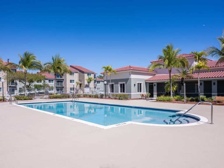 Ernie Martin Villas apartments in Miami, FL – photo 18