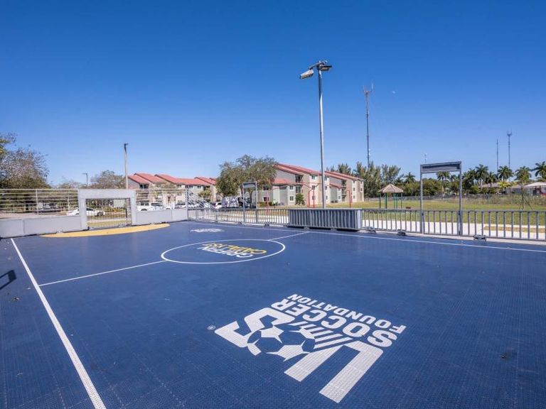Ernie Martin Villas apartments in Miami, FL – photo 19