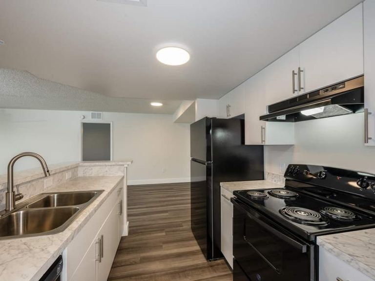 Ernie Martin Villas apartments in Miami, FL – photo 24