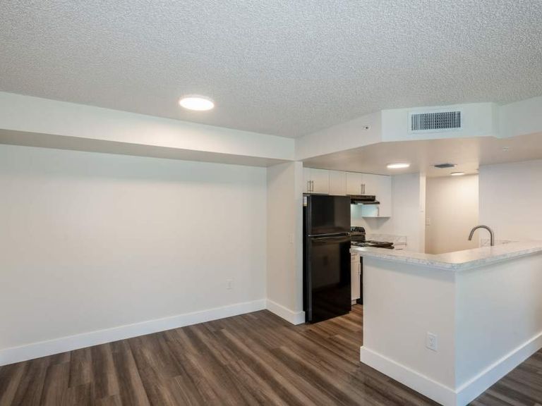 Ernie Martin Villas apartments in Miami, FL – photo 28