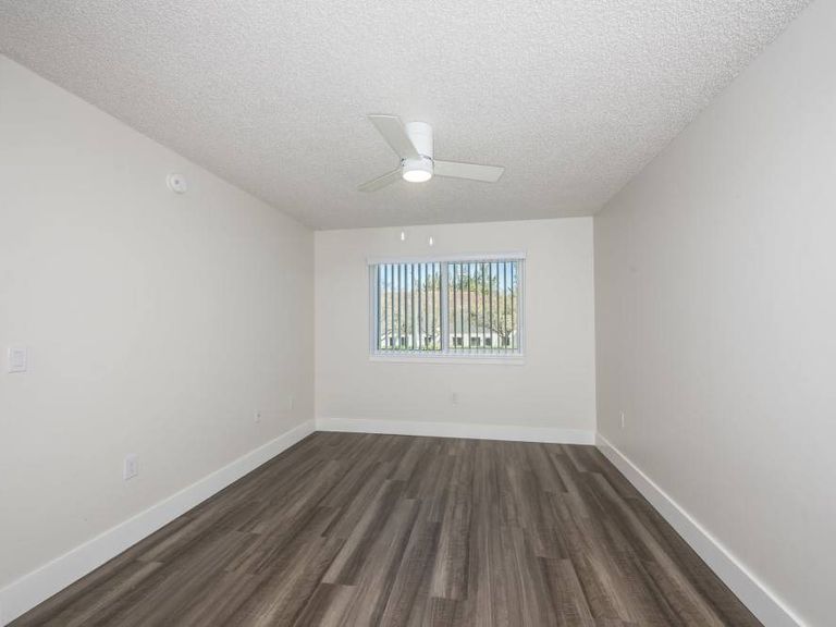 Ernie Martin Villas apartments in Miami, FL – photo 33