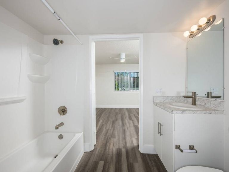 Ernie Martin Villas apartments in Miami, FL – photo 36