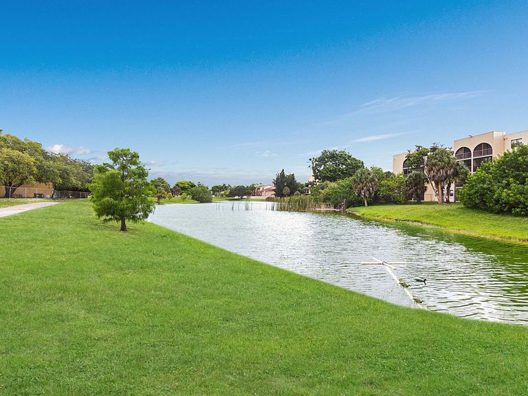 Fairway View apartments in Hialeah, FL – photo 12