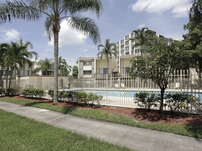 Fairways of Inverrary apartments in Lauderhill, FL – photo 10